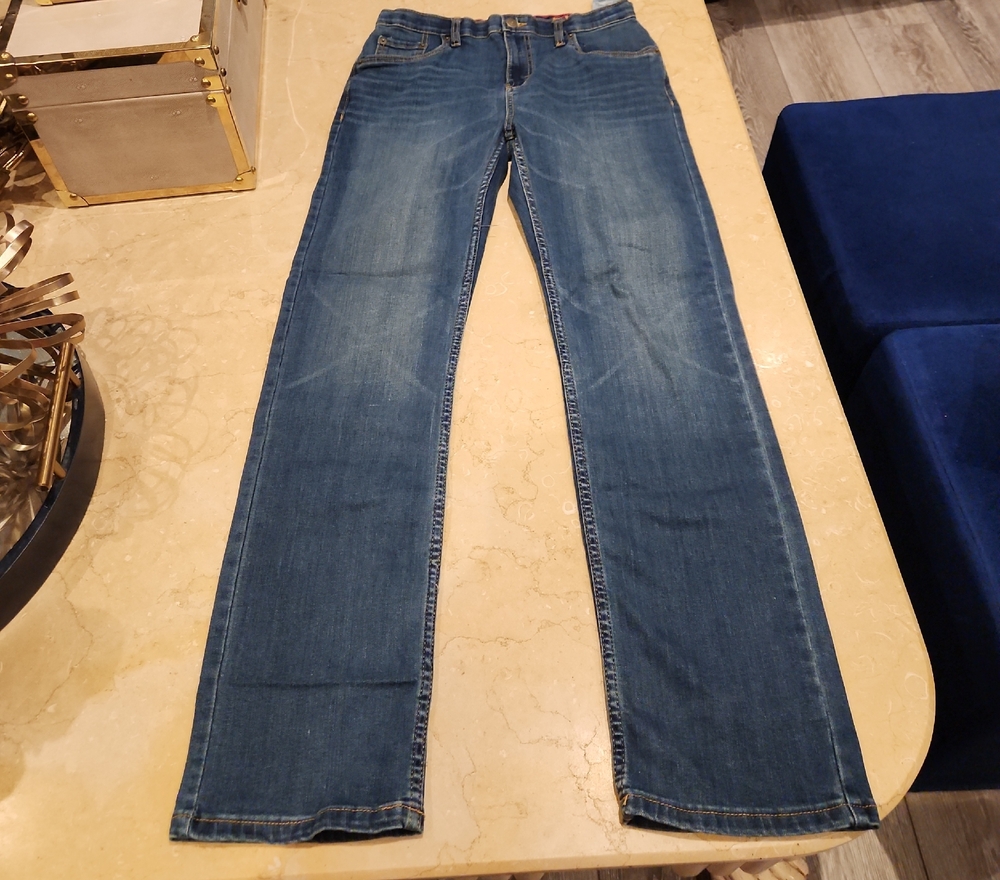 Levi's Women's Straight-Leg Jeans in Medium Blue Wash